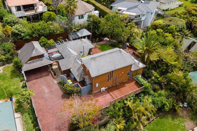 Photo of property in 16 Braemar Road, Castor Bay, Auckland, 0620