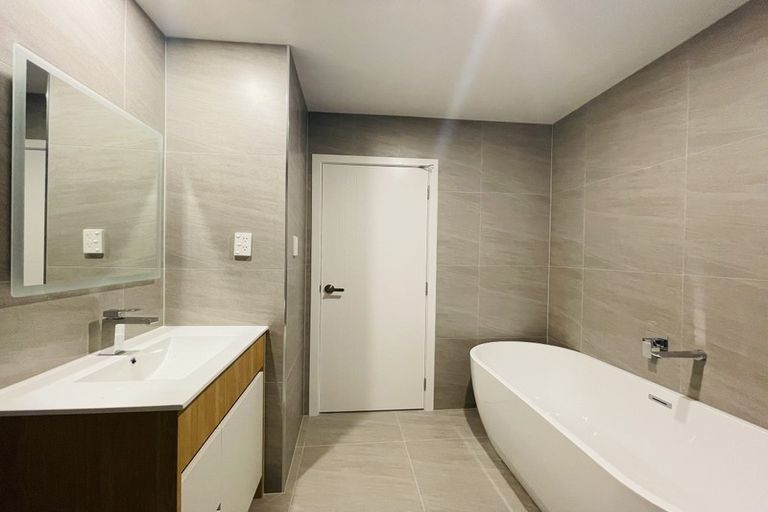 Photo of property in 46 Paina Crescent, Massey, Auckland, 0614