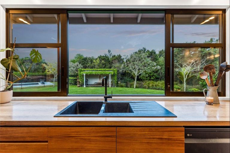 Photo of property in 2 Tamahunga Drive, Matakana, Warkworth, 0985