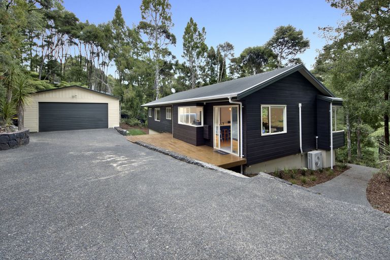 Photo of property in 53a Onedin Place, Titirangi, Auckland, 0604