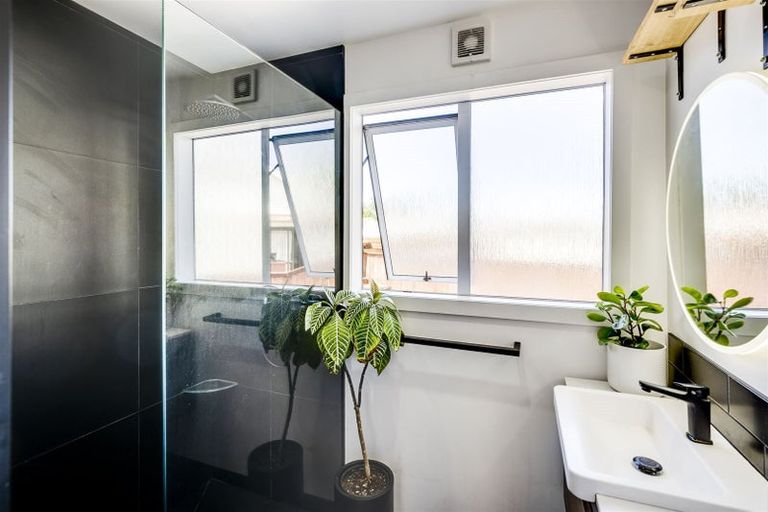 Photo of property in 50 Russell Road, Marewa, Napier, 4110