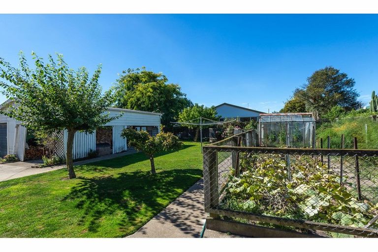 Photo of property in 40 Stapletons Road, Richmond, Christchurch, 8013