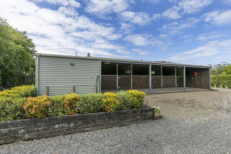 Photo of property in 33 Cable Road, Waimauku, 0881