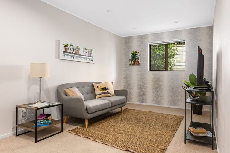 Photo of property in 7 Observatory Close, Whitby, Porirua, 5024