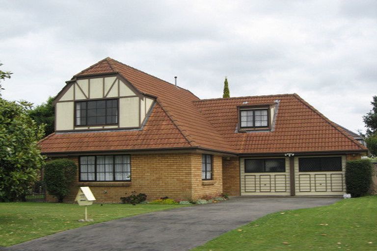 Photo of property in 12 Cumbrian Place, Conifer Grove, Takanini, 2112