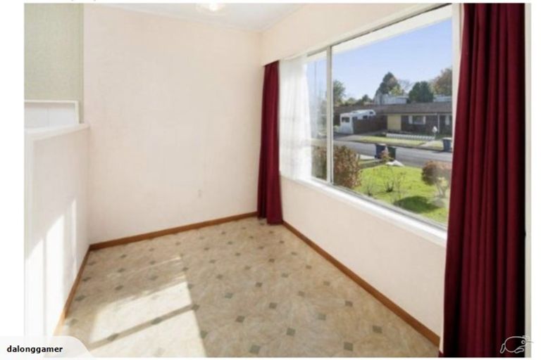 Photo of property in 3/1 Takapu Street, Henderson, Auckland, 0612