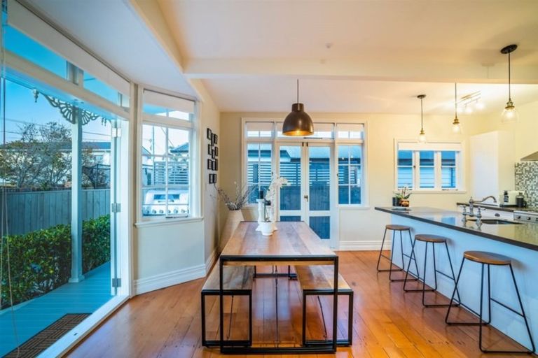 Photo of property in 249 Glenfield Road, Hillcrest, Auckland, 0627