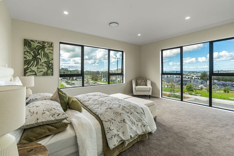 Photo of property in 2 Kauru Lane, Wainui, 0992