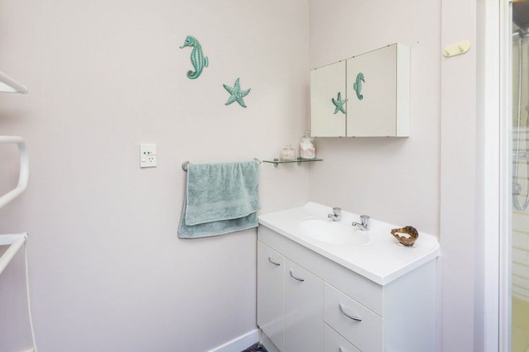 Photo of property in 39b Gemstone Drive, Birchville, Upper Hutt, 5018