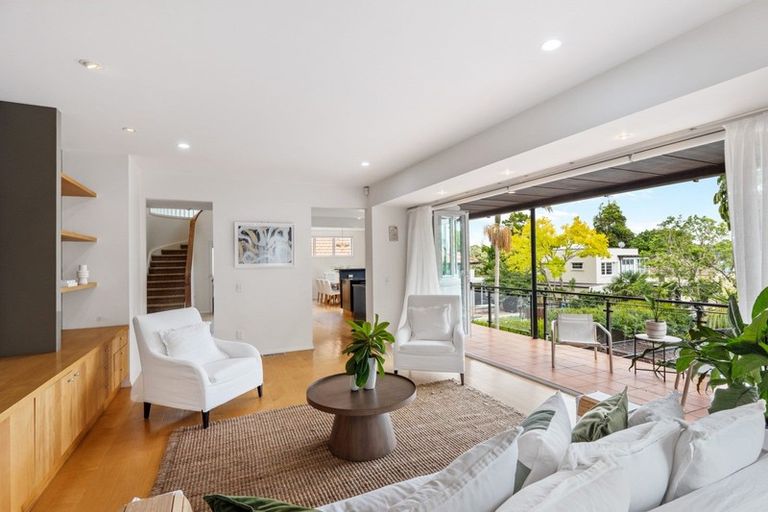 Photo of property in 1 Marine Parade, Herne Bay, Auckland, 1011