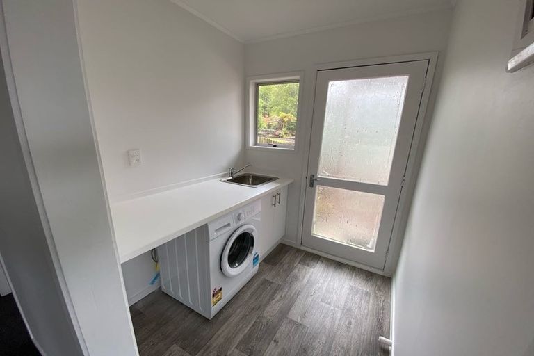 Photo of property in 27 Glen Vista Place, Bayview, Auckland, 0629