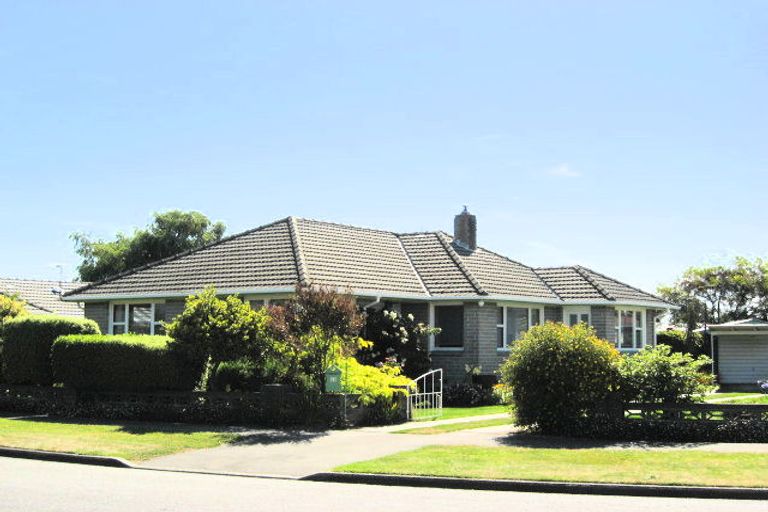 Photo of property in 23 Damien Place, Bromley, Christchurch, 8062