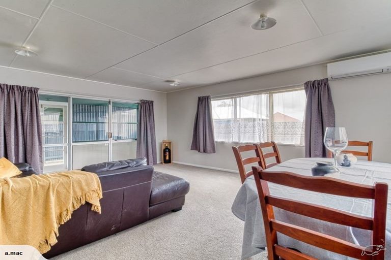 Photo of property in 16b Kilkee Terrace, Flaxmere, Hastings, 4120