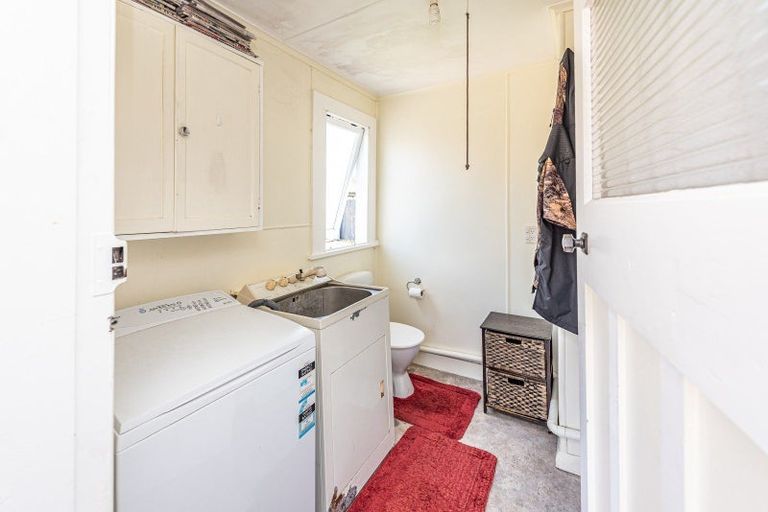 Photo of property in 1 Parkes Avenue, Saint Johns Hill, Whanganui, 4501