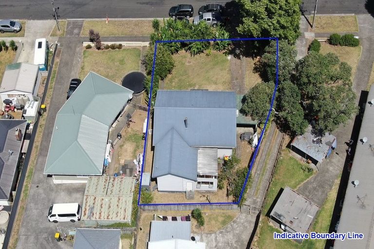 Photo of property in 18 Birdwood Road, Pukekohe, 2120