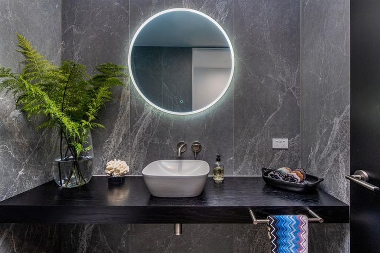 Photo of property in 314c Hurstmere Road, Takapuna, Auckland, 0622