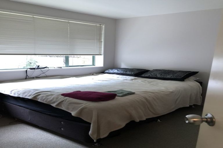 Photo of property in 10 Copplestone Place, New Lynn, Auckland, 0600