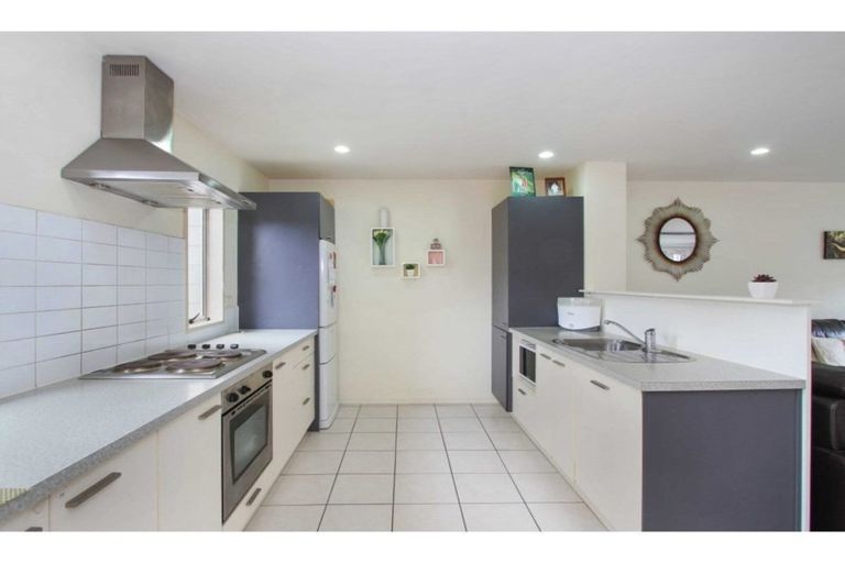 Photo of property in 1/206 Manuka Road, Bayview, Auckland, 0629