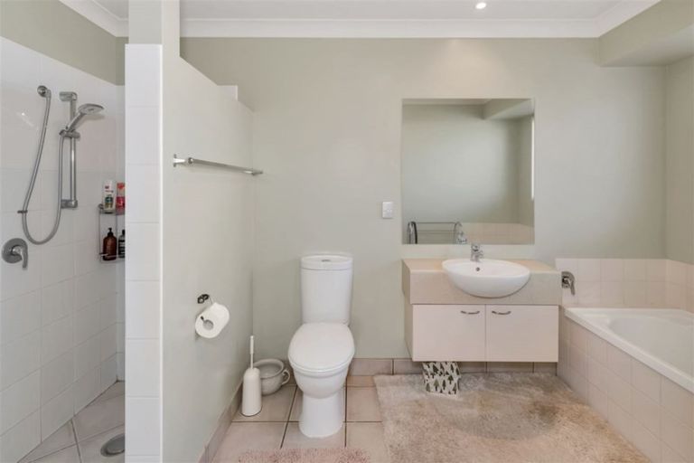 Photo of property in 16 Clifford Place, Amberley, 7410