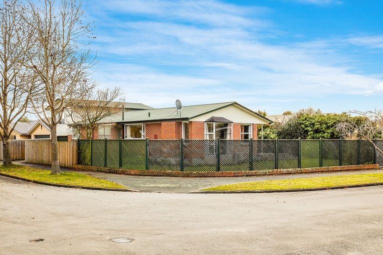 Photo of property in 6 Seagrave Place, Ilam, Christchurch, 8041