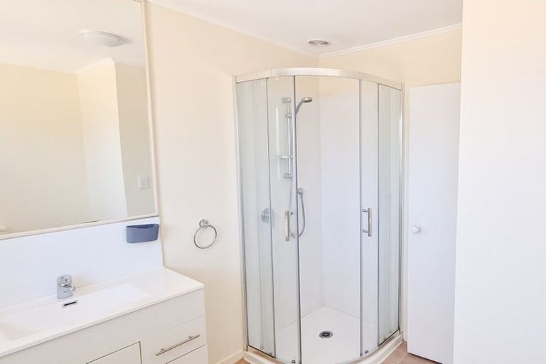 Photo of property in 66 Dominica Crescent, Grenada Village, Wellington, 6037