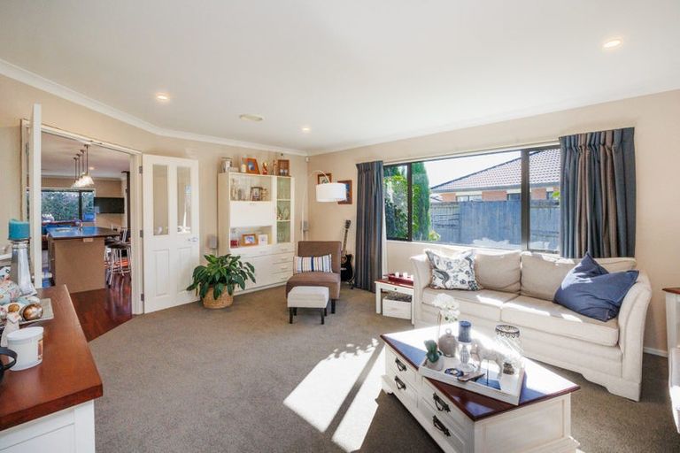 Photo of property in 3 Sunshine Place, Kelvin Grove, Palmerston North, 4414