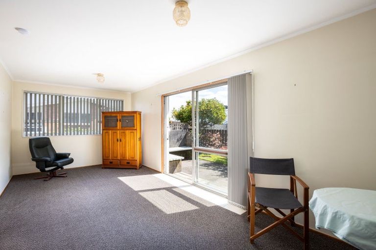 Photo of property in 4/50 Paynters Avenue, Strandon, New Plymouth, 4312