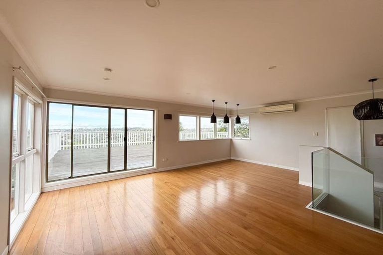 Photo of property in 96 Carlisle Road, Browns Bay, Auckland, 0632
