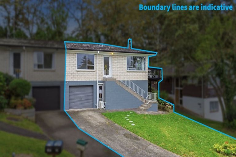 Photo of property in 2/12 Mahuta Grove, Northcote, Auckland, 0627