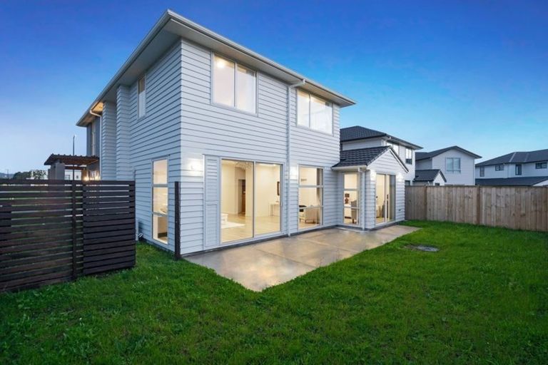 Photo of property in 25 Kauri Heart Avenue, Takanini, 2112