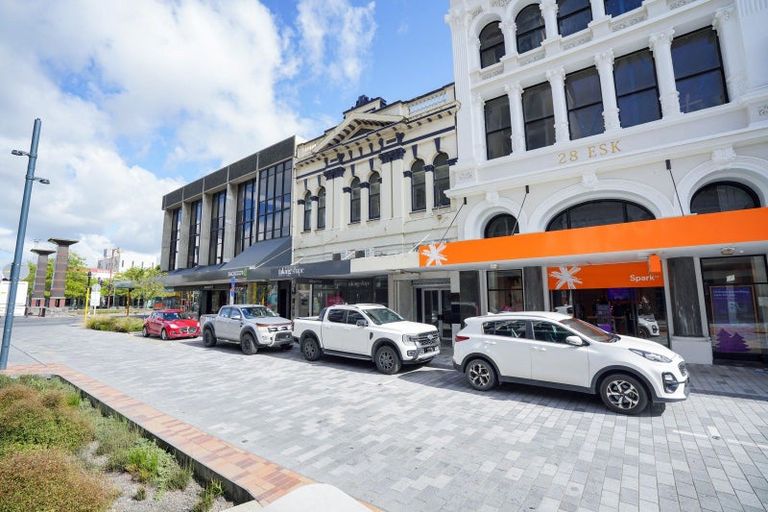 Photo of property in 24 Esk Street, Roslyn, Palmerston North, 4414