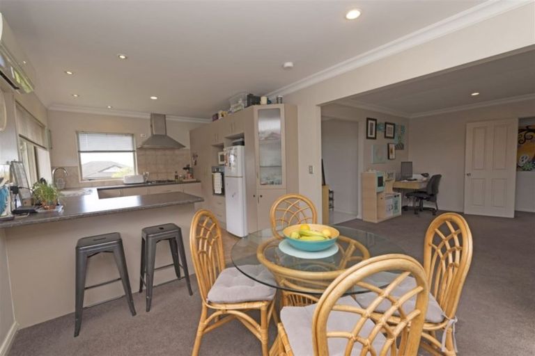 Photo of property in 70 Ruze Vida Drive, Massey, Auckland, 0614