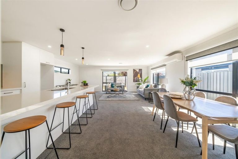 Photo of property in 34 Te Kaeaea Crescent, Wallaceville, Upper Hutt, 5018