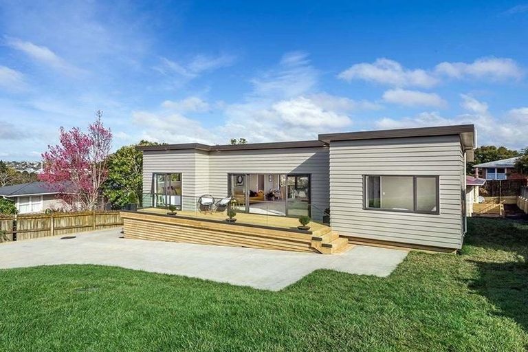Photo of property in 25a Arrow Road, Forrest Hill, Auckland, 0620