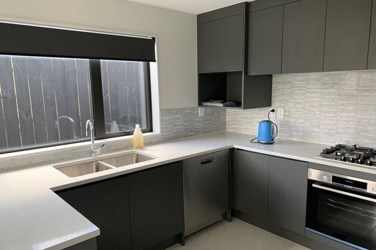 Photo of property in 10a Kelkirk Street, Kelston, Auckland, 0602