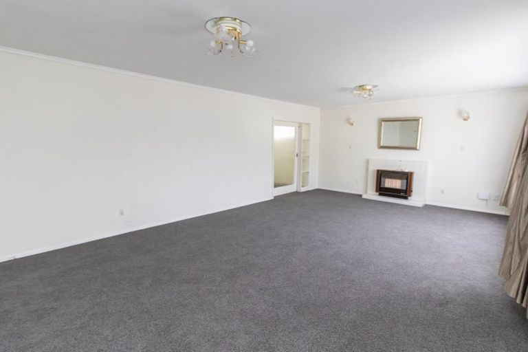 Photo of property in 101 Kenmore Street, Newlands, Wellington, 6037