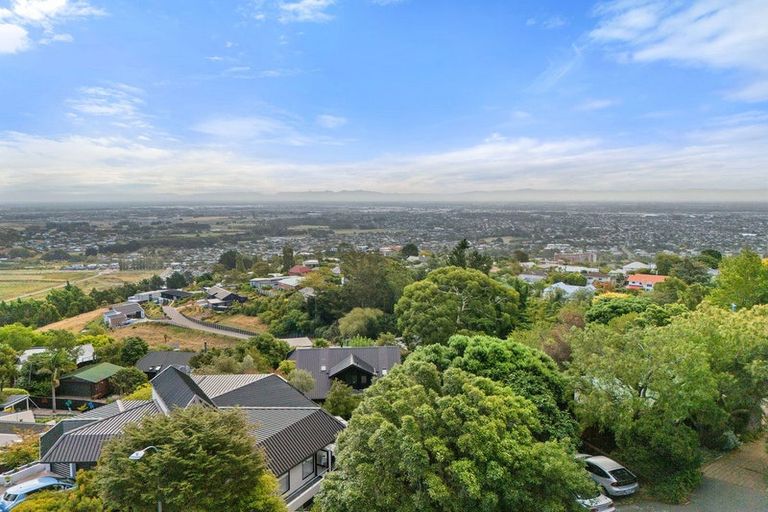 Photo of property in 118 Dyers Pass Road, Cashmere, Christchurch, 8022