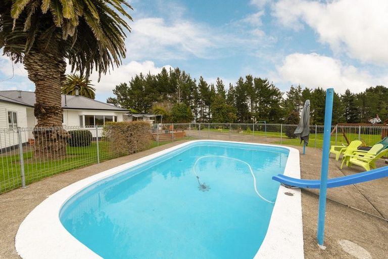 Photo of property in 2523 Kimbolton Road, Kiwitea, Feilding, 4777
