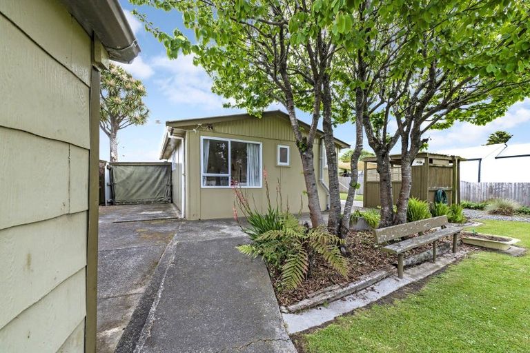 Photo of property in 29 Reserve Road, Waikuku Beach, 7473
