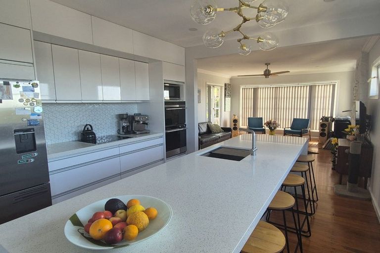 Photo of property in 17 Howe Street, Howick, Auckland, 2014