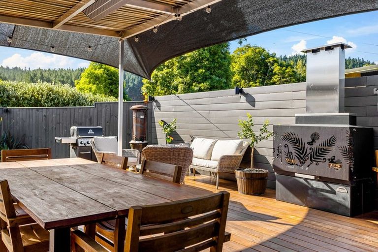 Photo of property in 6 Applemoors Way, Riverhead, 0820