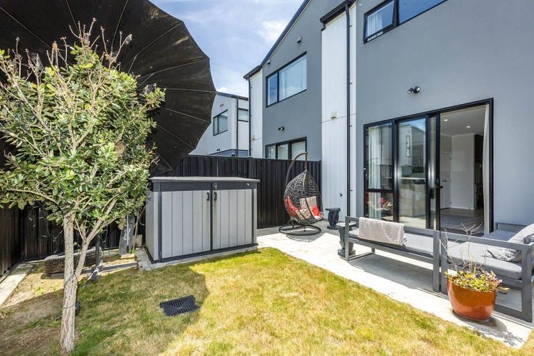 Photo of property in 8 Gloaming Lane, Wallaceville, Upper Hutt, 5018