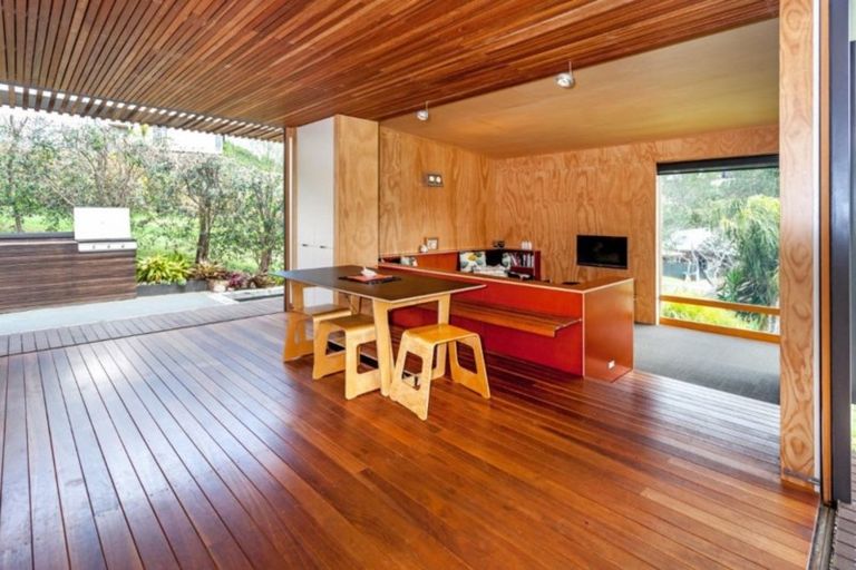 Photo of property in 118 Onemana Drive, Onemana, Whangamata, 3691