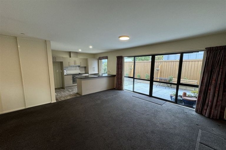 Photo of property in 3/123 Sawyers Arms Road, Northcote, Christchurch, 8052