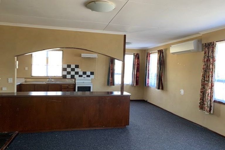 Photo of property in 111 Kitchener Street, Gore, 9710