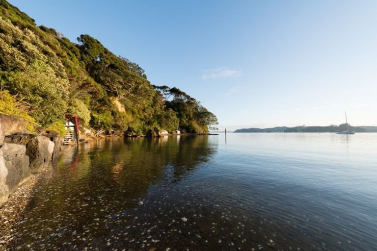 Photo of property in 14a Kaha Place, Russell, 0272