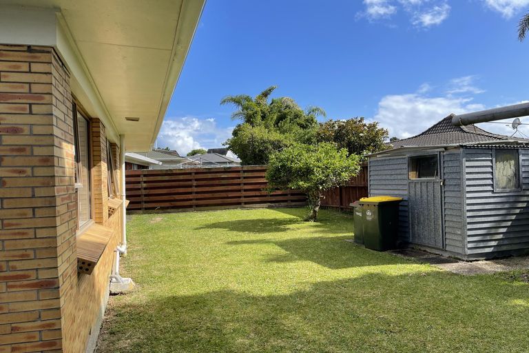 Photo of property in 2/78 Prince Regent Drive, Half Moon Bay, Auckland, 2012