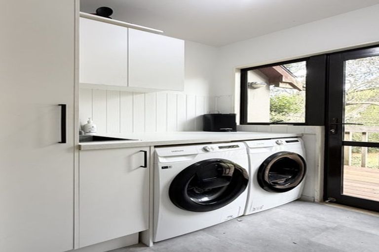 Photo of property in 701b Beach Road, Rothesay Bay, Auckland, 0630