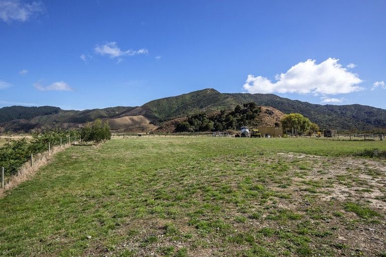 Photo of property in Turvey Farm, 904b Coast Road, Wainuiomata Coast, Wainuiomata, 5373