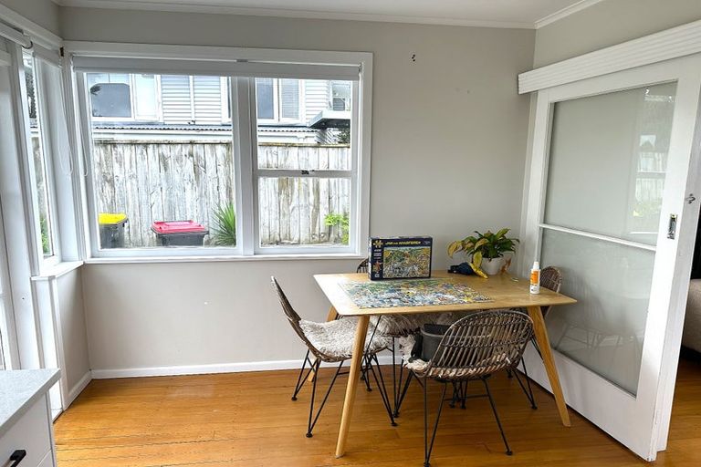 Photo of property in 74 Kingswood Road, Brookfield, Tauranga, 3110